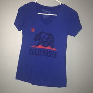 California flag v-neck tee